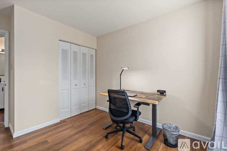 Danville Townhome: 27 Montgomery Village Ln