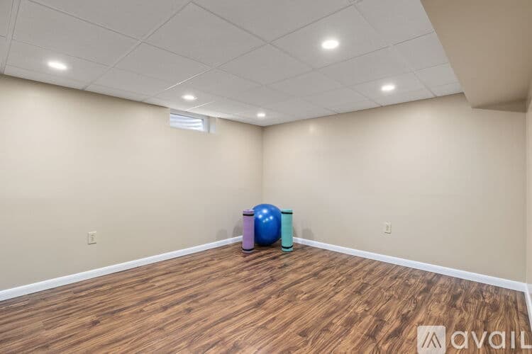 Danville Townhome: 27 Montgomery Village Ln