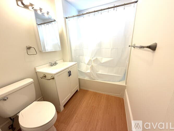Boston Apartment: 1808 River St
