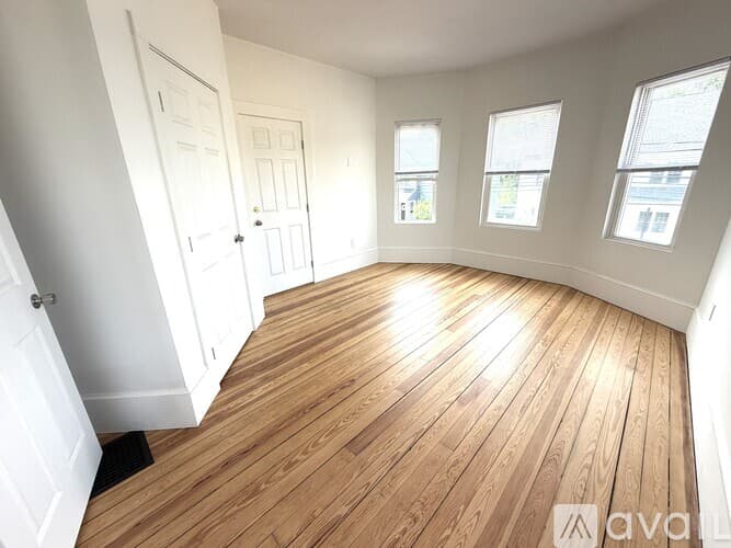 Boston Apartment: 1808 River St
