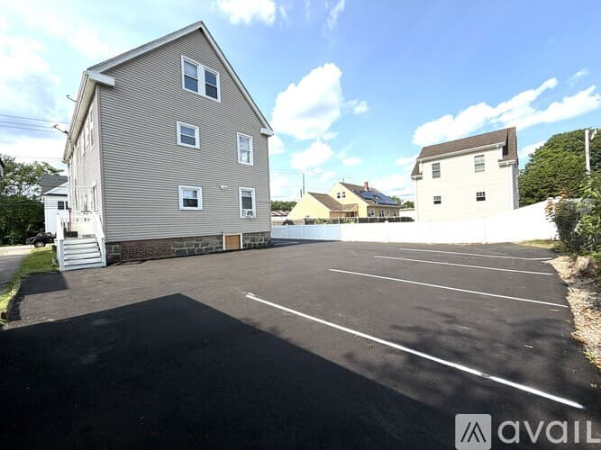 Boston Apartment: 1808 River St
