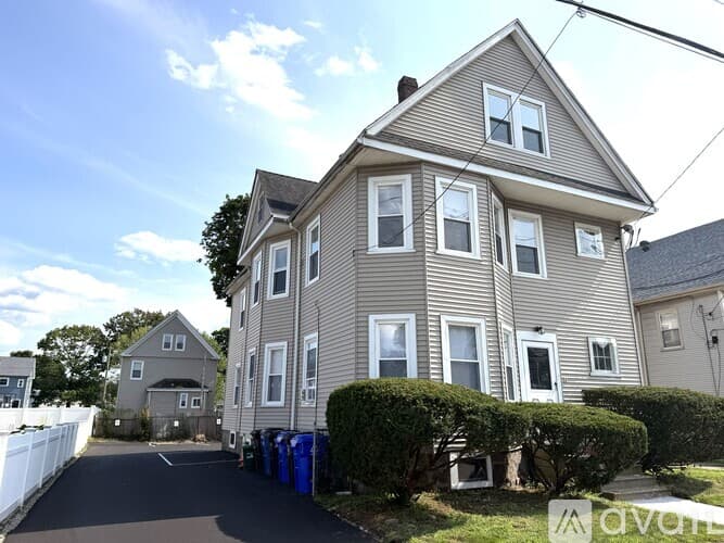 Boston Apartment: 1808 River St