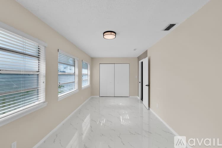 Fort Pierce House: 2809 Jefferson Parkway UNIT B