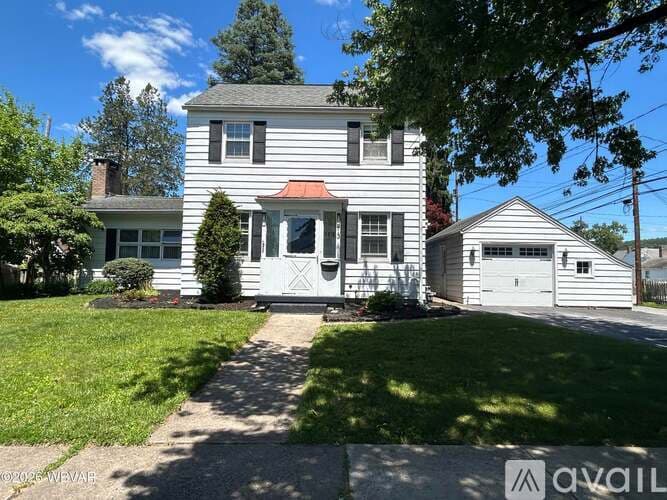 Montoursville House: 513 Weldon St