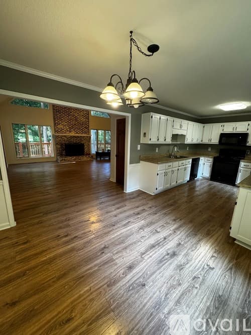 Gainesville House: 5220 Flat Creek Road