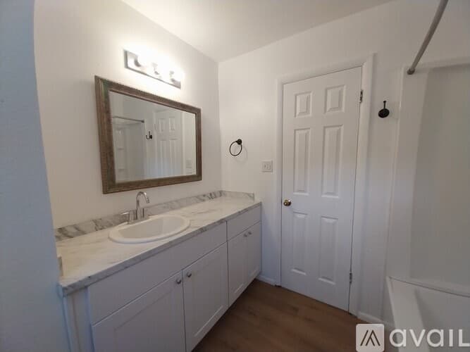 Flagstaff Apartment: 2005 North Center Street