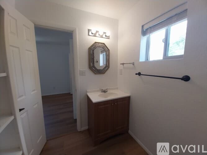 Flagstaff Apartment: 2005 North Center Street