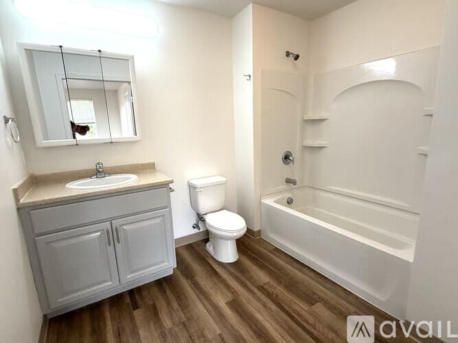 Dedham Apartment: 329 East St