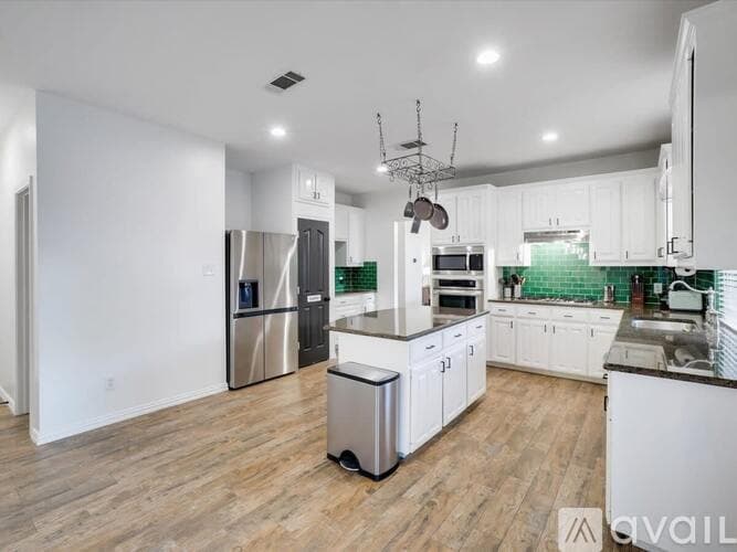 Haltom City House: 5832 Clear Creek Dr