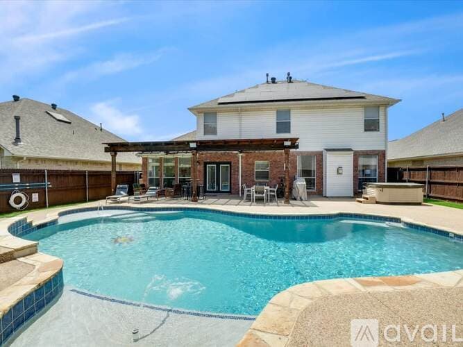 Haltom City House: 5832 Clear Creek Dr