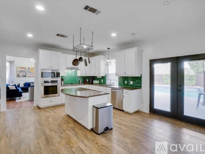 Haltom City House: 5832 Clear Creek Dr