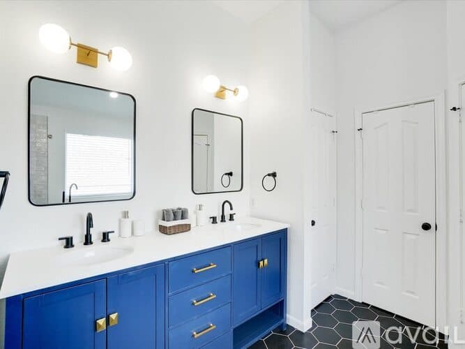 Haltom City House: 5832 Clear Creek Dr