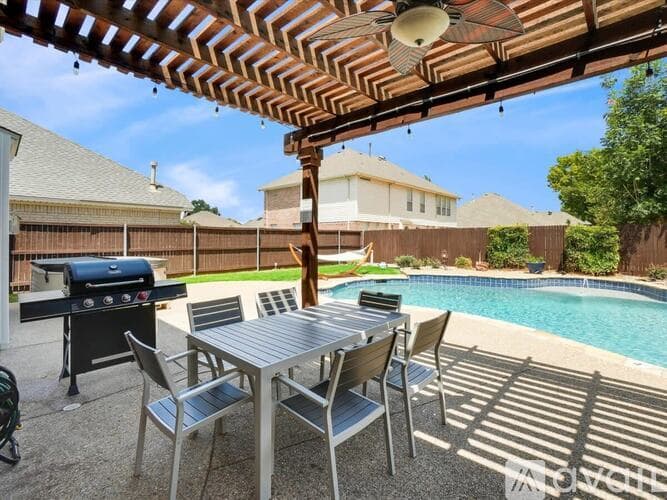 Haltom City House: 5832 Clear Creek Dr