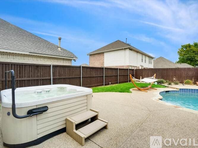 Haltom City House: 5832 Clear Creek Dr