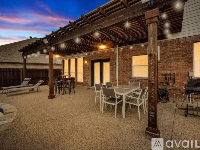 Haltom City House: 5832 Clear Creek Dr