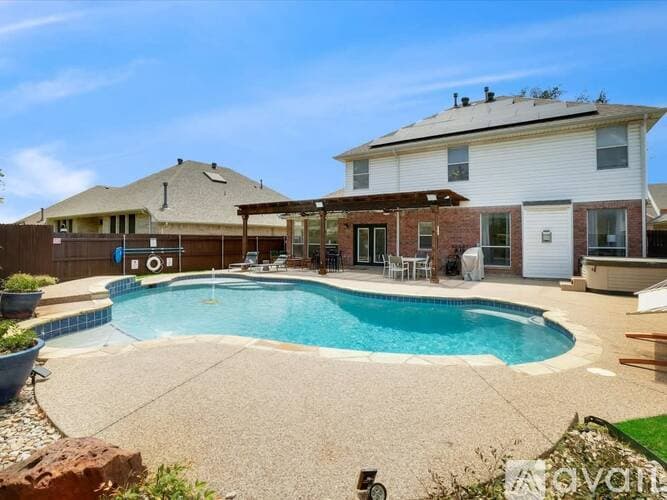 Haltom City House: 5832 Clear Creek Dr