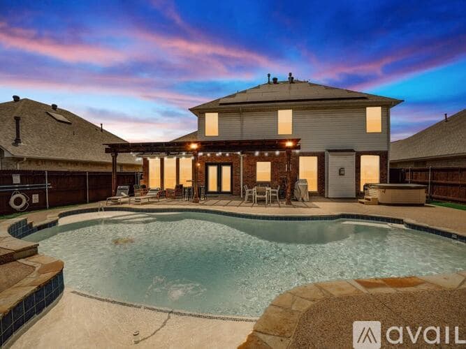 Haltom City House: 5832 Clear Creek Dr