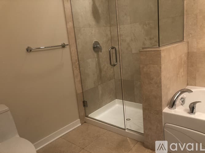 Chicago Apartment: 1444 W Morse Ave