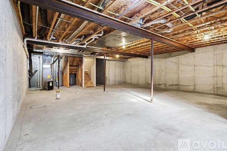 Battle Creek House: 113 Clubhouse Drive