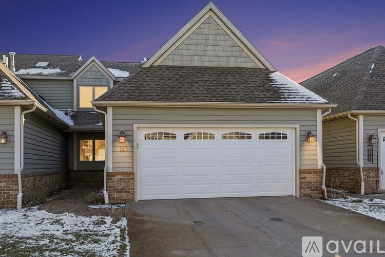 Battle Creek House: 113 Clubhouse Drive
