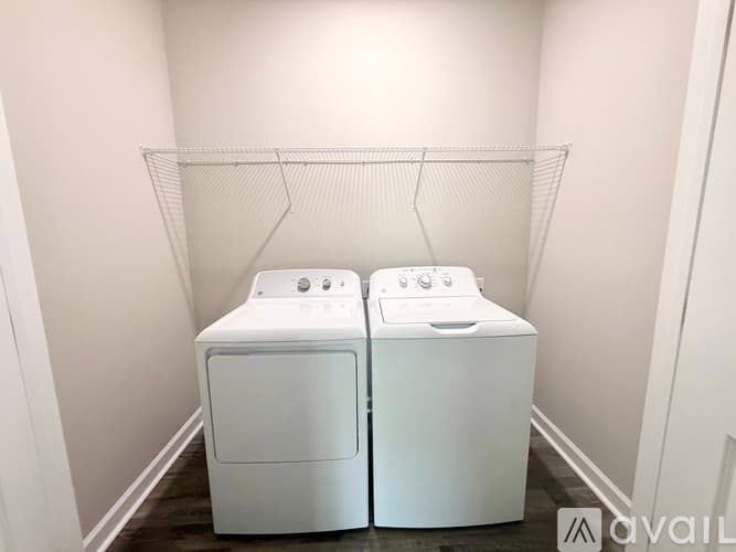 Hilliard Apartment: 37851 Oxford Street