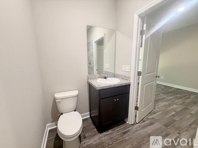 Hilliard Apartment: 37851 Oxford Street