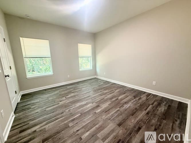 Hilliard Apartment: 37851 Oxford Street