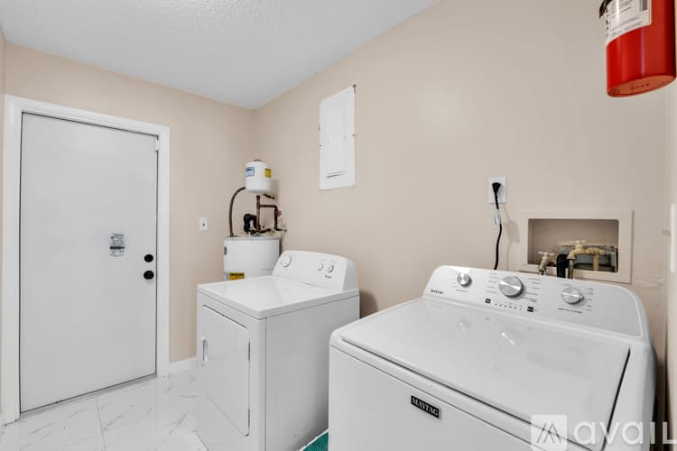 Fort Pierce House: 2809 Jefferson Parkway UNIT B