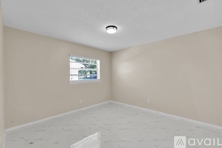 Fort Pierce House: 2809 Jefferson Parkway UNIT B