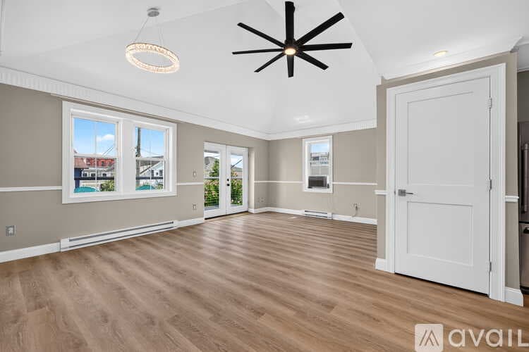 Groton Apartment: 3 Pearl St