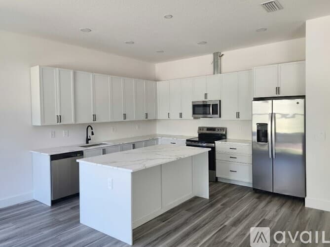 Spring Hill House: 9219 Northcliffe Blvd
