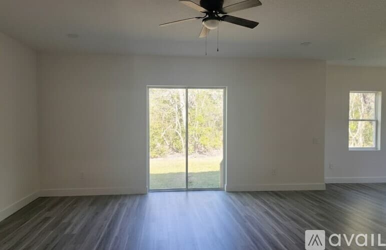 Spring Hill House: 9219 Northcliffe Blvd