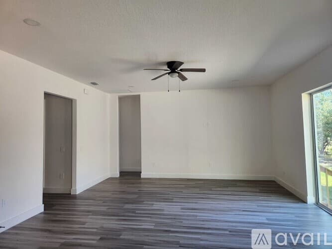 Spring Hill House: 9219 Northcliffe Blvd