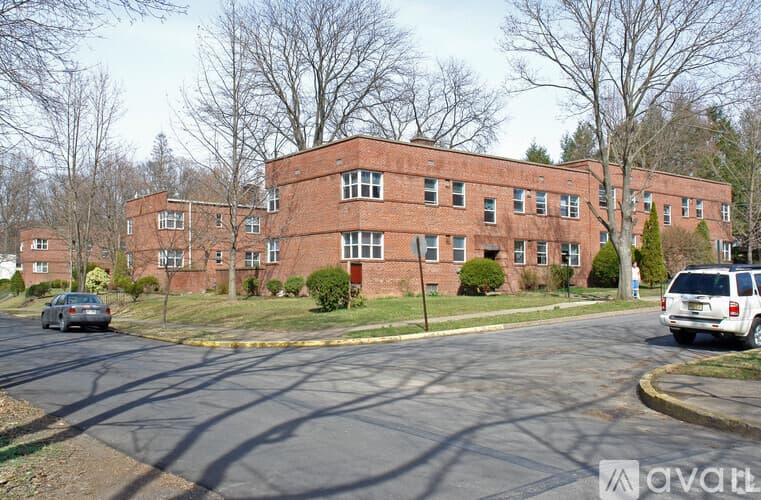 Sunbury Apartment: 750 N 8th St