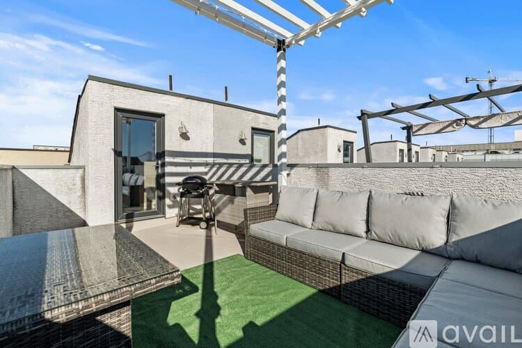 Philadelphia Townhome: 1124 34 N American St
