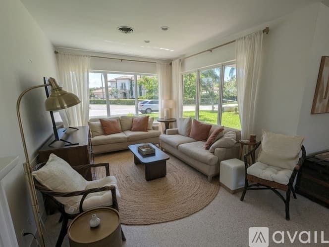 Boca Raton House: 177 NE Spanish Ct