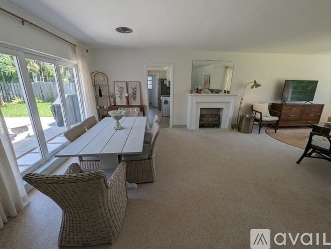 Boca Raton House: 177 NE Spanish Ct