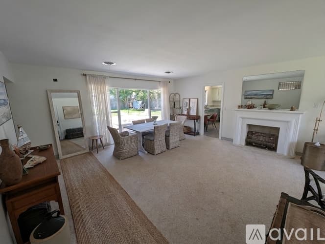 Boca Raton House: 177 NE Spanish Ct
