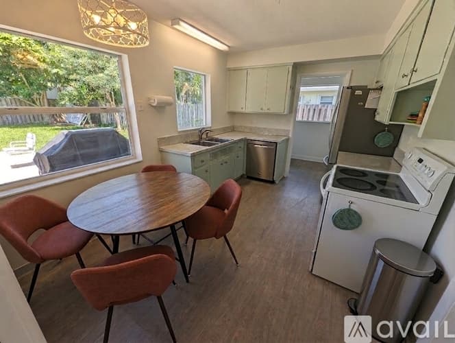 Boca Raton House: 177 NE Spanish Ct