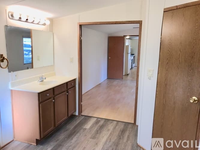 Marion House: 198 Dawn Dr