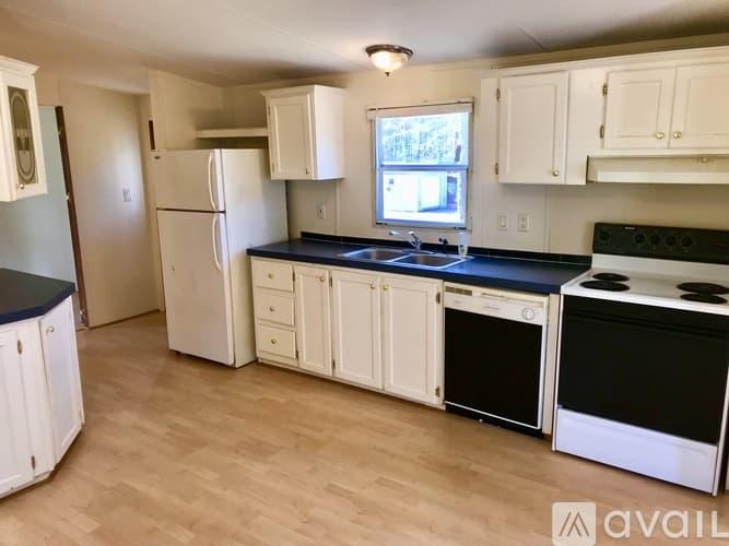 Marion House: 198 Dawn Dr