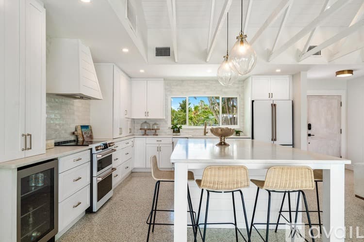 St. Pete Beach House: 2882 W Vina Del Mar Blvd