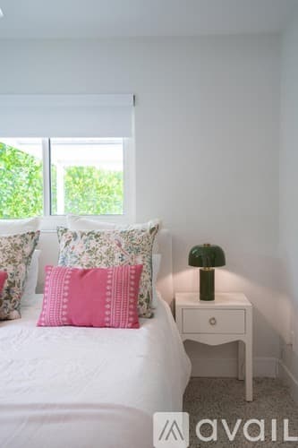 St. Pete Beach House: 2882 W Vina Del Mar Blvd