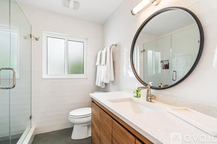 St. Pete Beach House: 2882 W Vina Del Mar Blvd