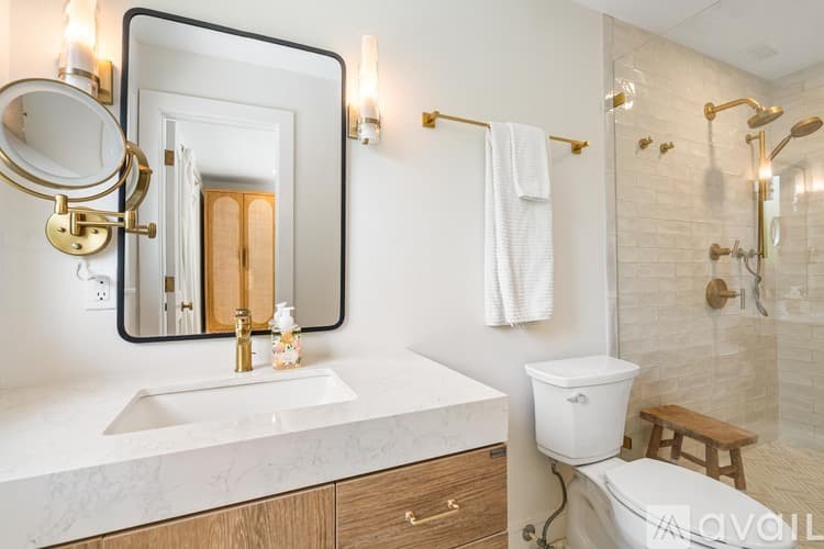 St. Pete Beach House: 2882 W Vina Del Mar Blvd