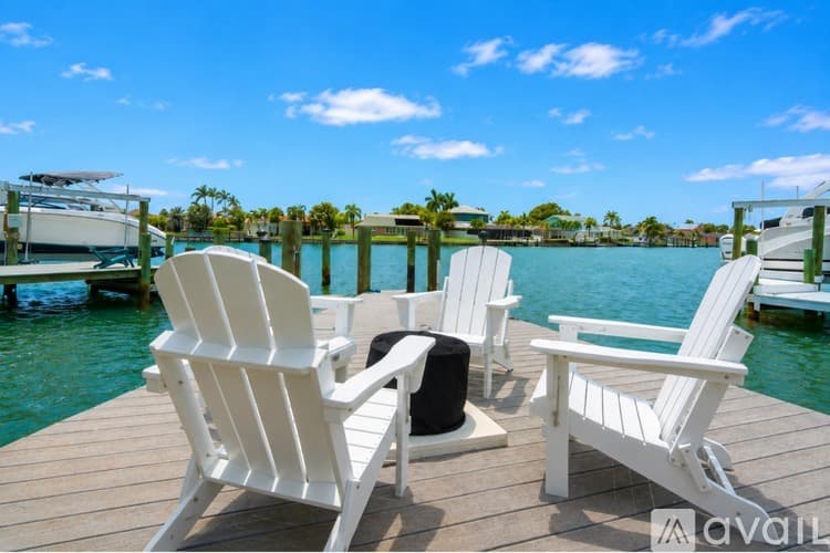 St. Pete Beach House: 2882 W Vina Del Mar Blvd
