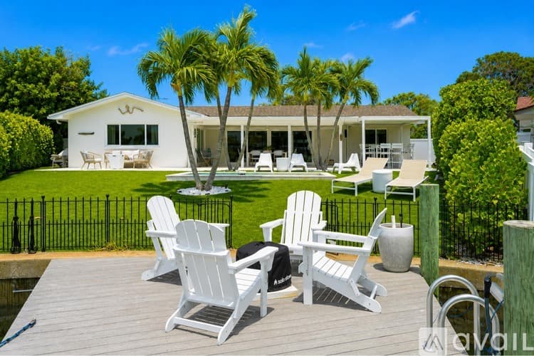 St. Pete Beach House: 2882 W Vina Del Mar Blvd