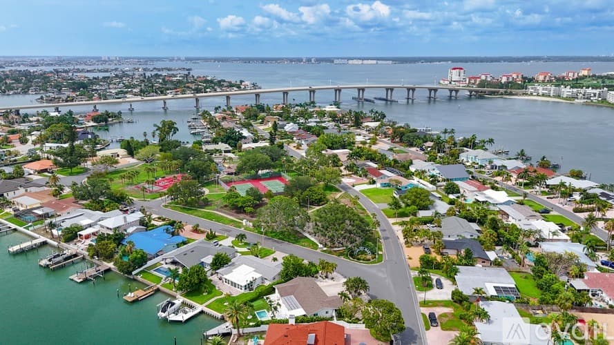 St. Pete Beach House: 2882 W Vina Del Mar Blvd