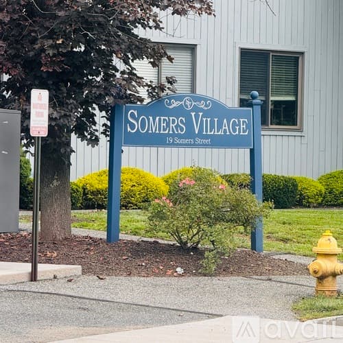 Danbury Apartment: 19 Somers Street