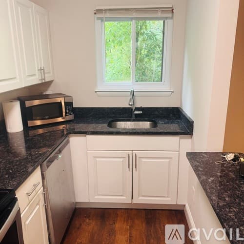 Danbury Apartment: 19 Somers Street